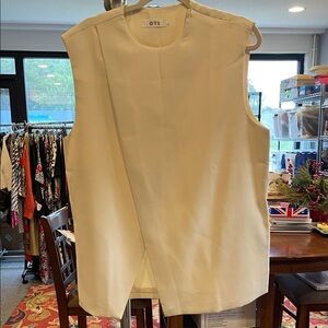 QTS Asymmetrical Cream Sleeveless Women's Top sz L open jacket pockets vest